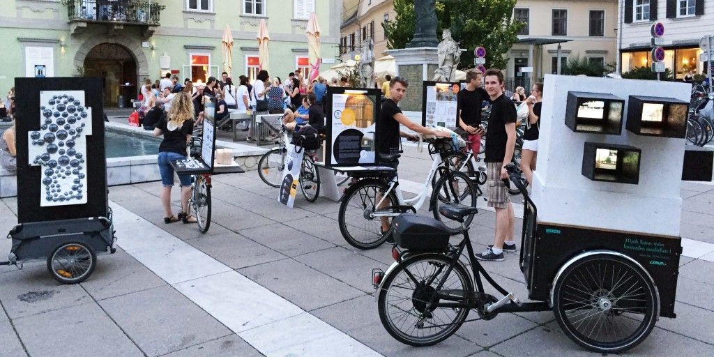 Radelnd über Architektur informieren? Kein Problem.
