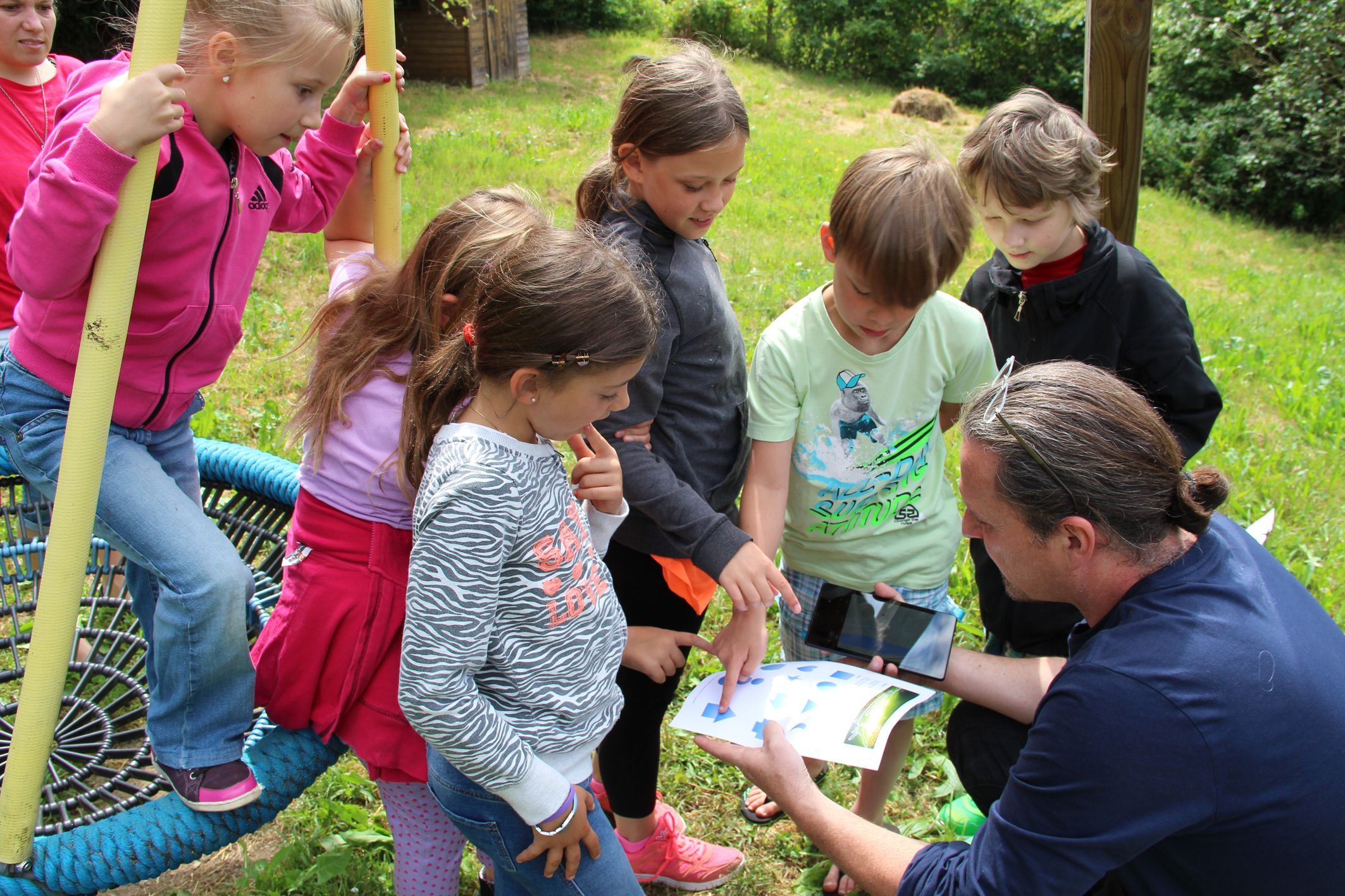 Styrian pupils learn in a playful way how geopositioning works.
