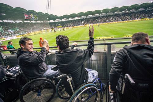 Die ausgezeichnete Reportage beschäftigt sich mit der Leidenschaft am Sport der Black & White Rolli-Crew.