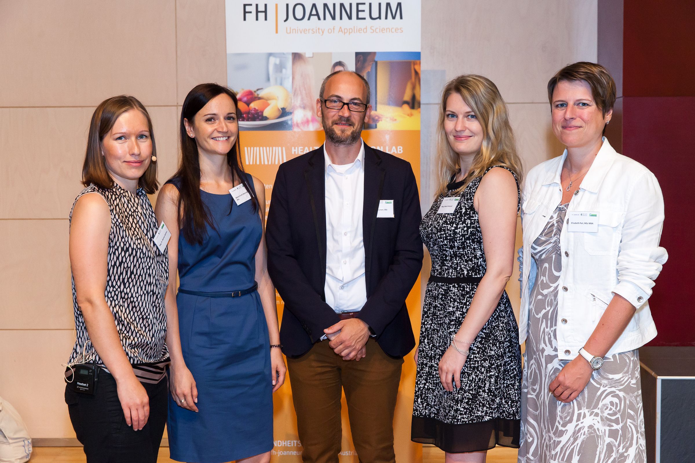 Marlies Wallner, Bianca Fuchs-Neuhold, Wolfgang Gunzer, Marie Peterseil und Elisabeth Pail – alle vom Institut Diätologie und dem Health Perception Lab der FH JOANNEUM – beim Symposium „Die Macht der Sinne“.