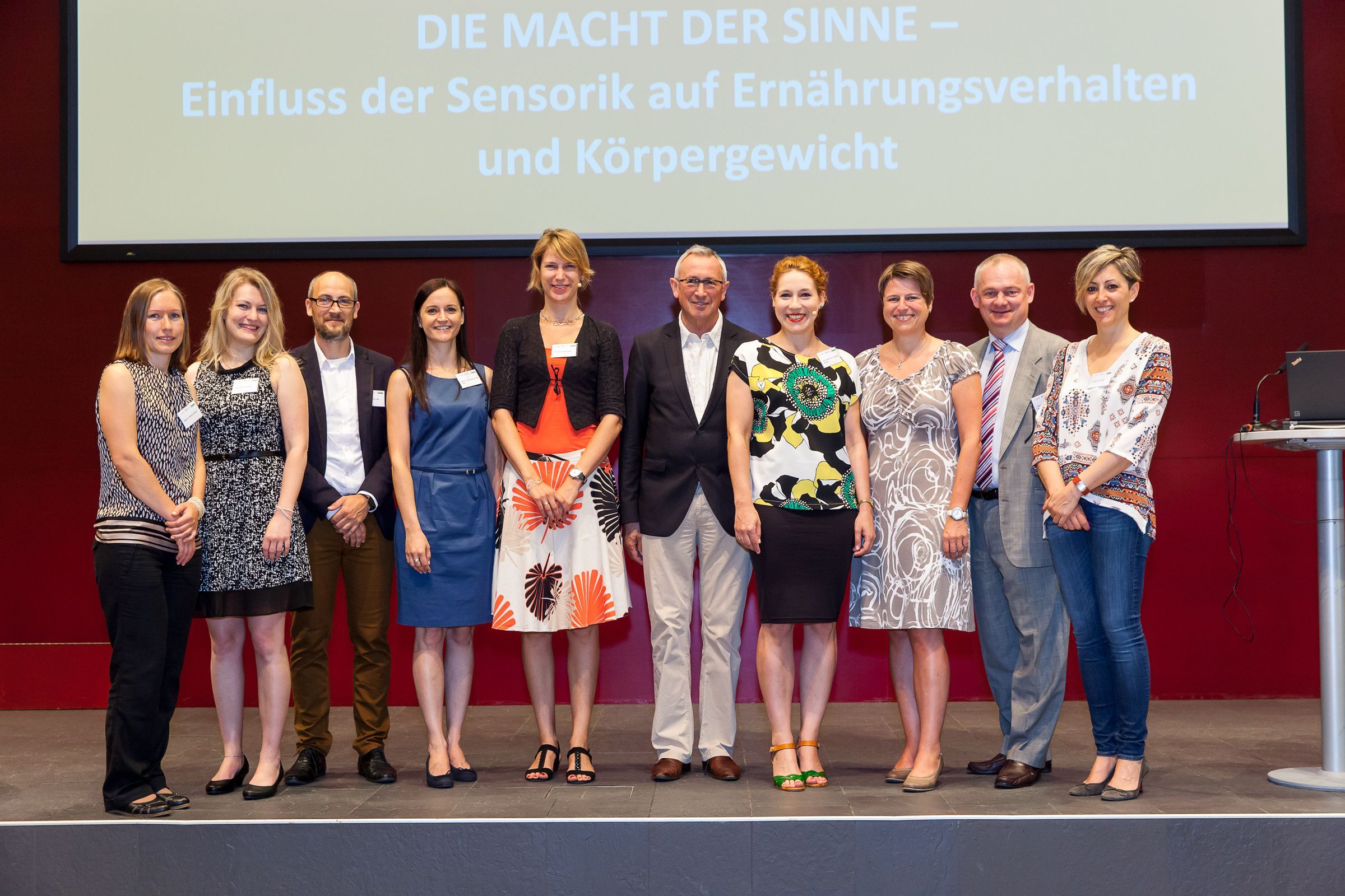 Bild mit den Referentinnen und Referenten des Symposiums 