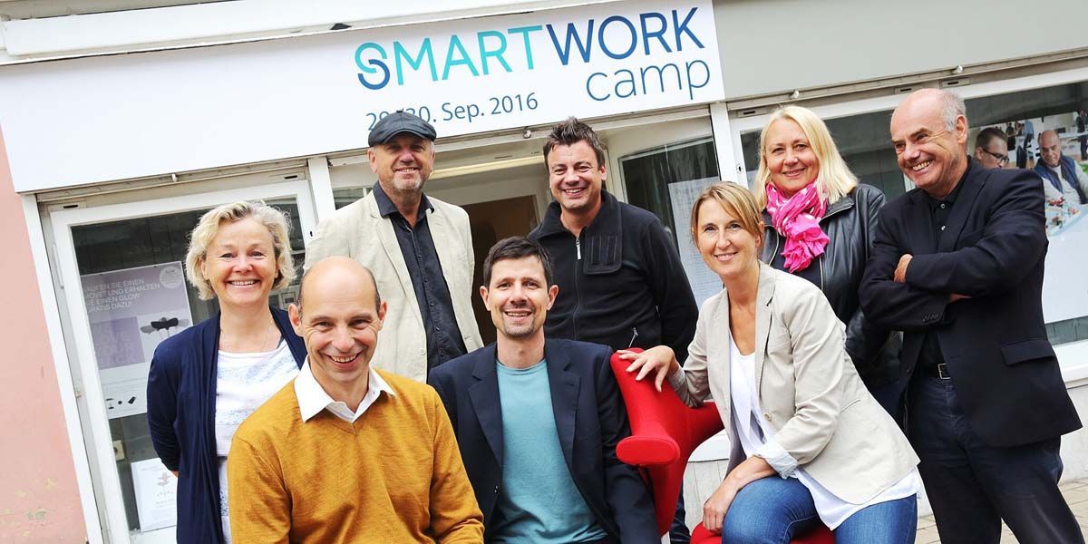 Im Smart Work Camp informieren Fachleute über die Zukunft am Arbeitsmarkt.