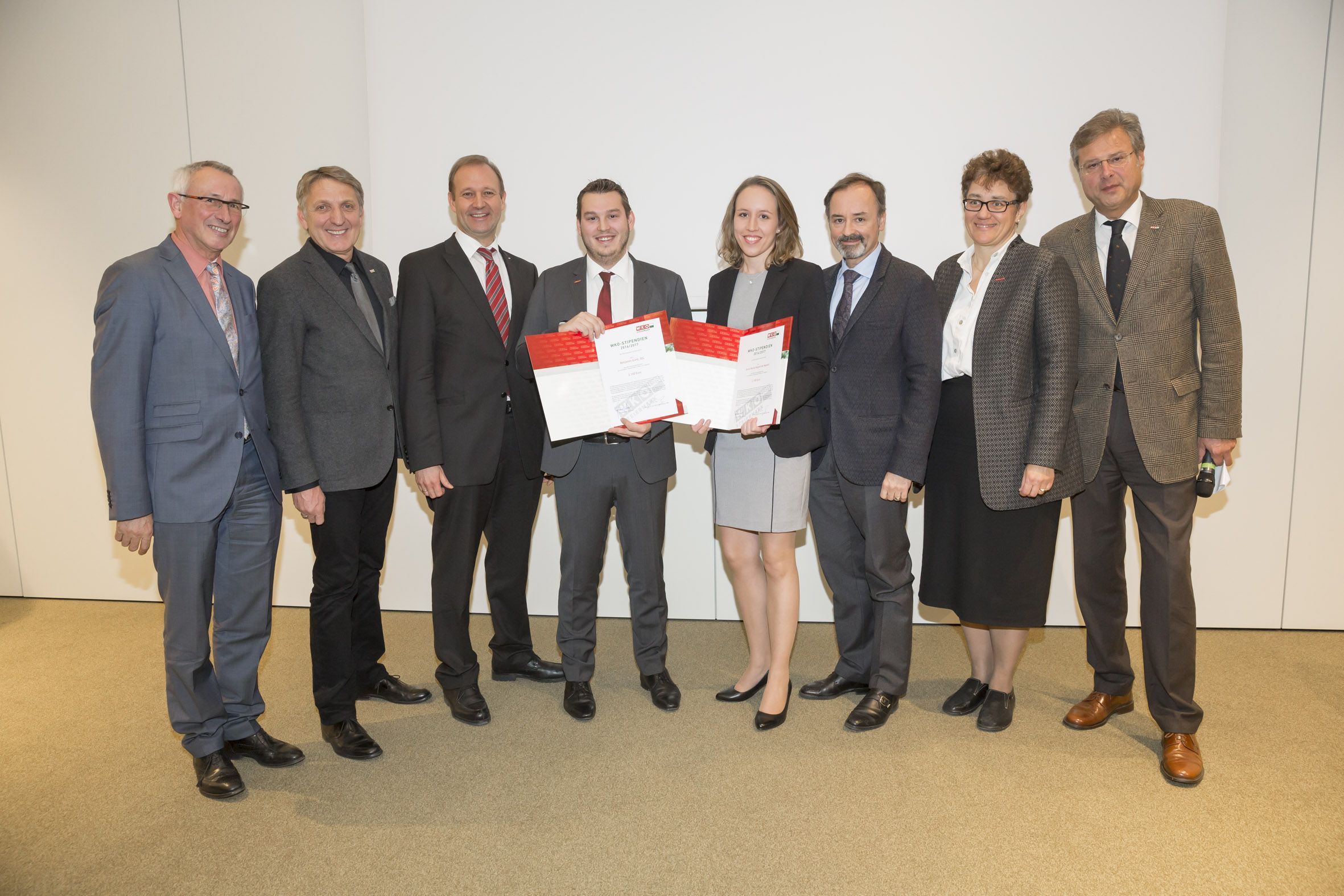 Foto mit Karl Peter Pfeiffer, Josef Herk, Werner Fritz, Benjamin Gürtl, Anna Volpini de Maestri, Alexander Bogner, Michaela Kofler und Karl-Heinz Dernoscheg.