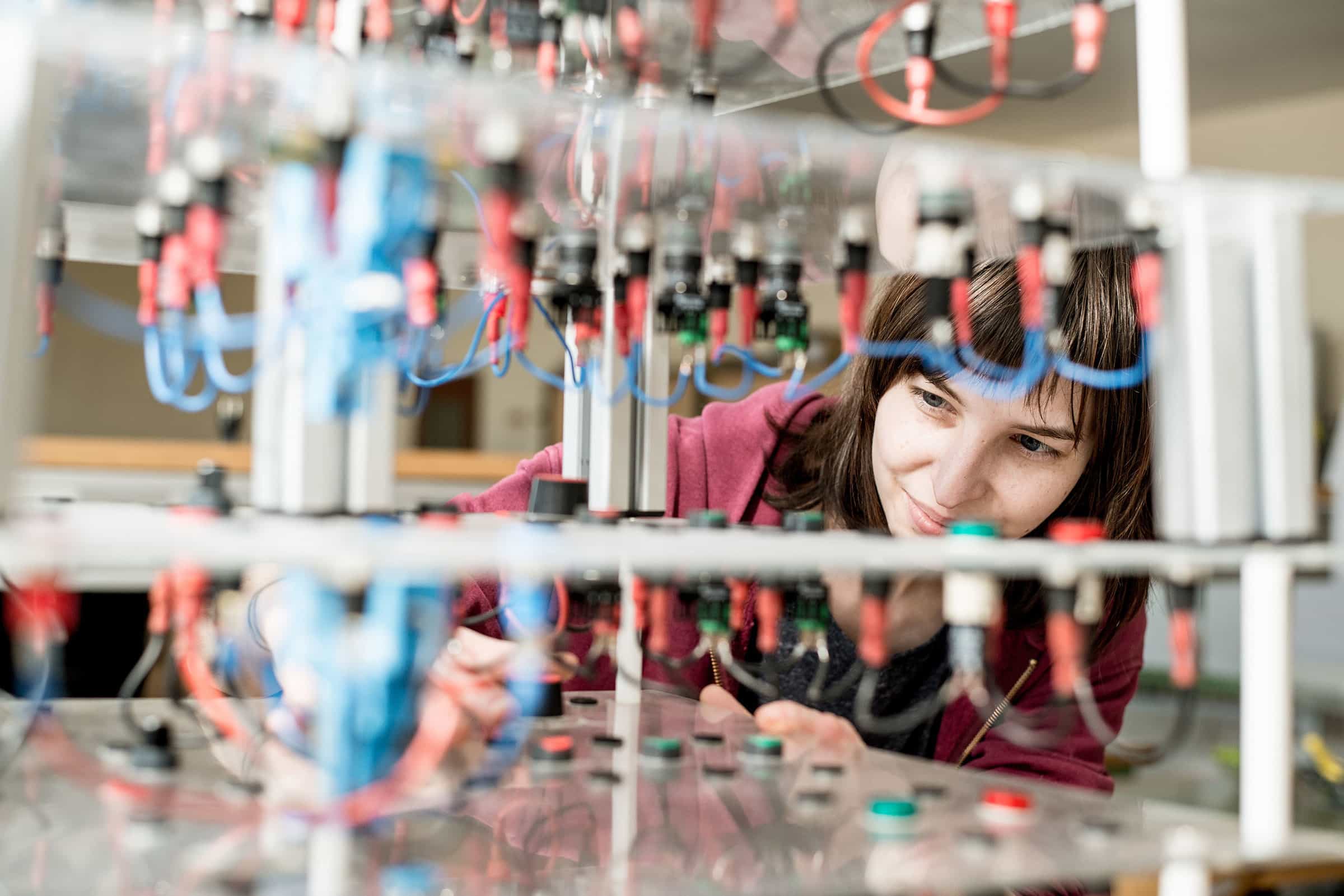 Anfang April findet das Kick-off zum AMS-Projekt „FIT - Frauen in Handwerk und Technik“ statt.