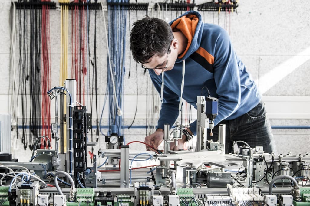 Elektronik und Auto – eine enge Verbindung