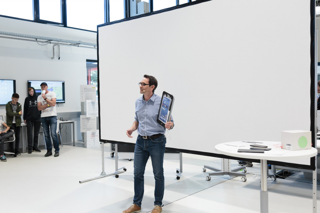 Kein Smartphone ist auch keine Lösung – FH JOANNEUM Science Slam