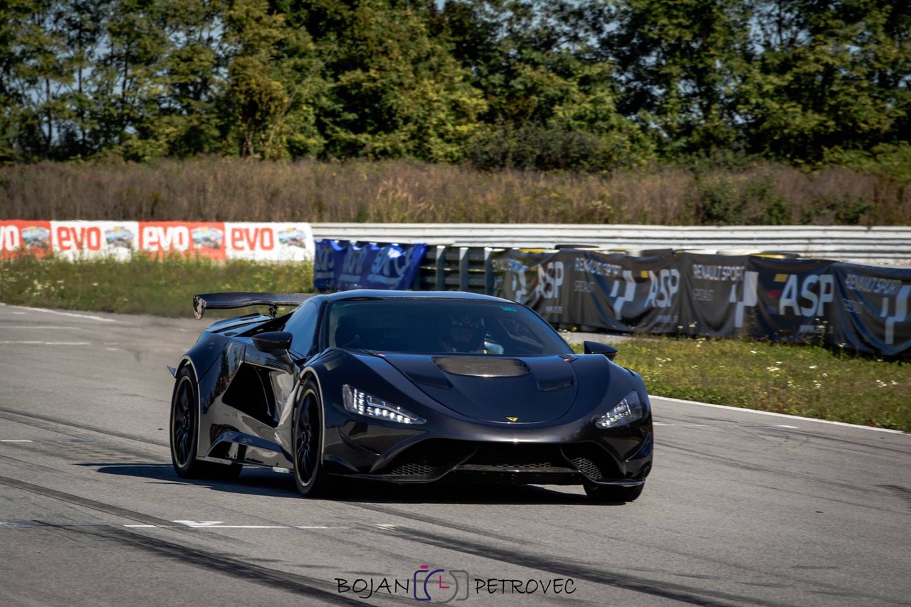 TS 900 APEX – ein ultraleichtes Hybrid-Hypercar