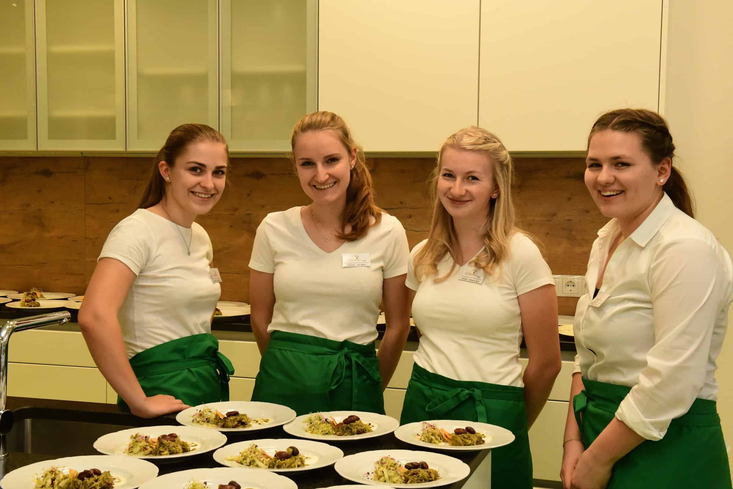 Die Schülerinnen der HLA Schulschwestern bei der Messe Lebensmittelpunkt 2019. (© HLA Schulschwestern)