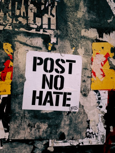 Hate Speech im Netz: „Plattformen vertrauen ihren Algorithmen zu sehr und hinterfragen zu wenig“