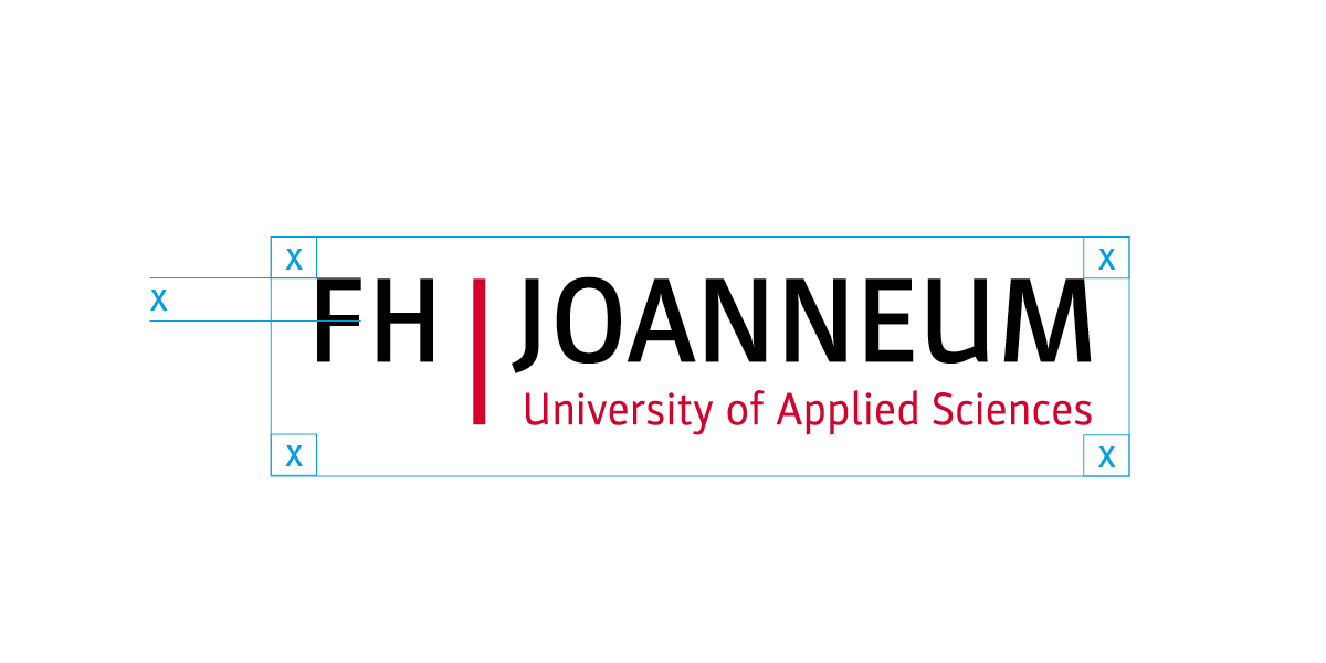 Variante des FH JOANNEUM Logos mit wenig Weißraum: FH JOANNEUM ist in Schwarz geschrieben, zwischen den Worten steht ein großer roter Strich. In der zweiten Zeile steht in roten Buchstaben University of Applied Sciences.