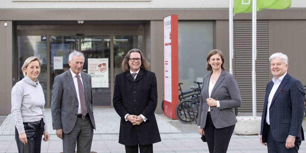 Bundesminister Polaschek besucht FH JOANNEUM
