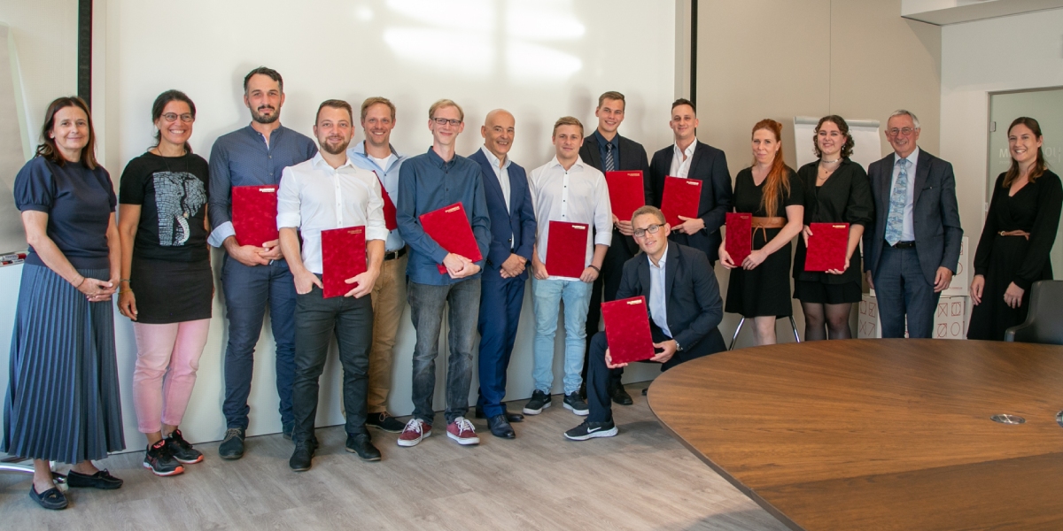 Die Absolvent:innen des Studienbefähigungslehrgangs 2021/2022. Foto: FH JOANNEUM Automatisch gespeicherter Entwurf 329