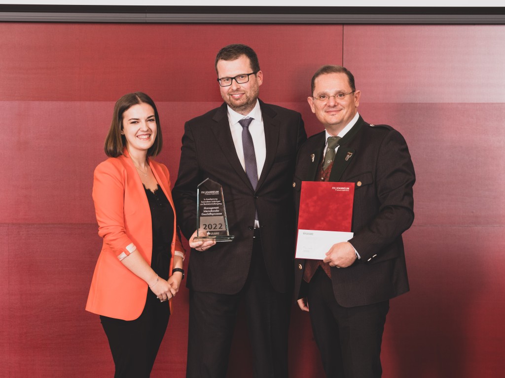 GRAWE HIGH POTENTIAL AWARD für Absolventin Katharina Holzer