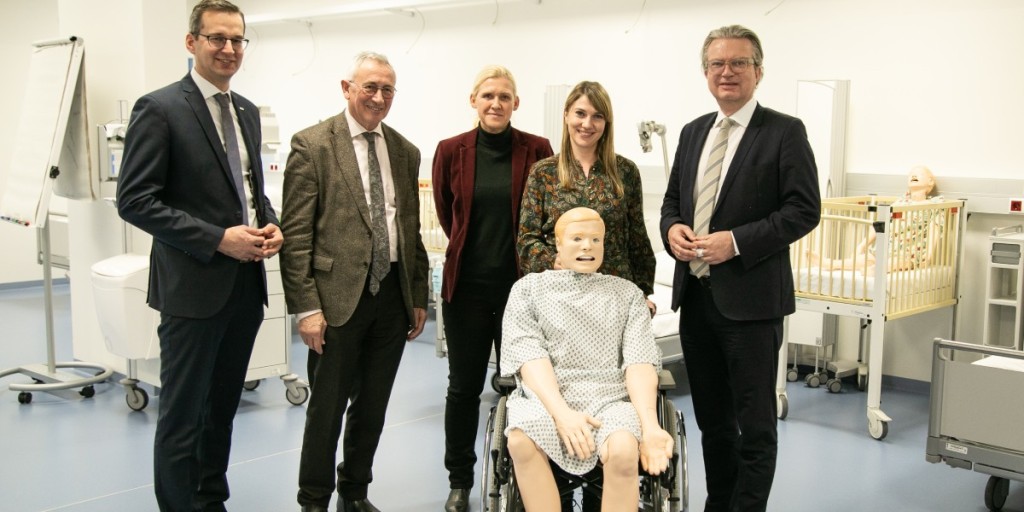 Landeshauptmann Drexler besucht FH JOANNEUM