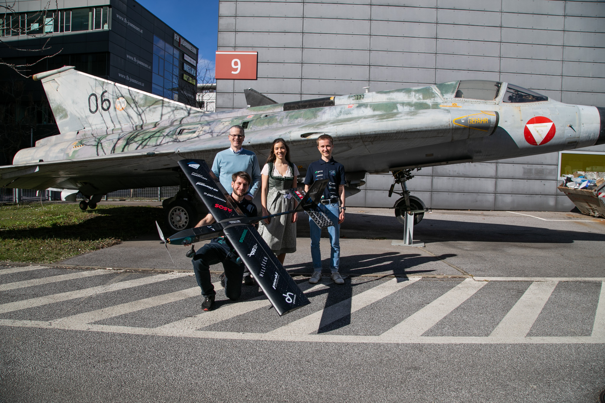 Luftfahrtstudierende der FH JOANNEUM präsentieren Wettbewerbsflugzeug. Foto: FH JOANNEUM Debüt für „Dragonfly” 7