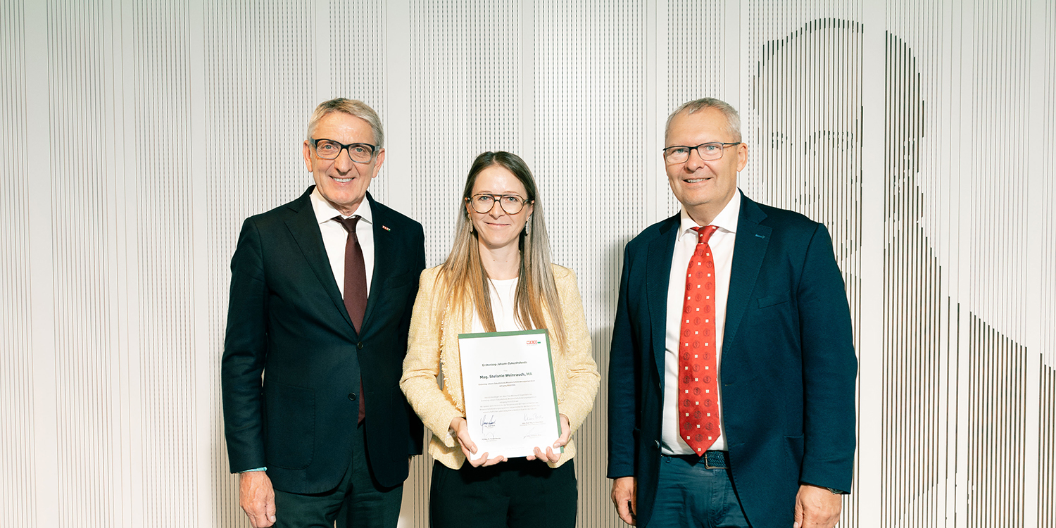 Stipendiatin Frau Weinrauch mit Ing. Josef Herk und Univ.Prof. Dr. Klaus Poier.