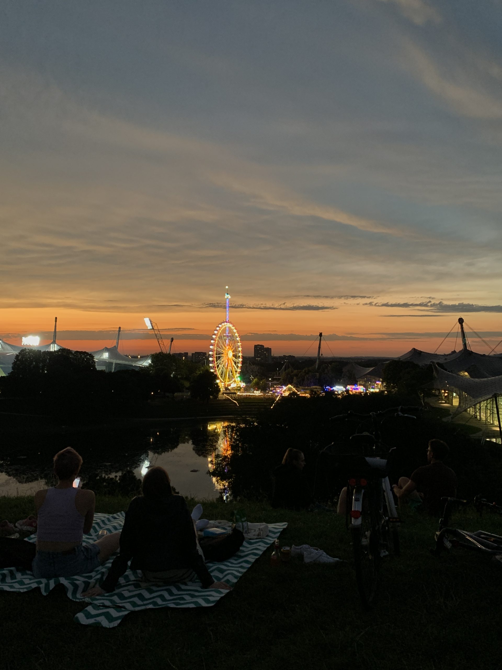 Olympiapark bei Nacht