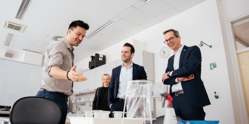 Lukas Schnitzer besucht FH JOANNEUM