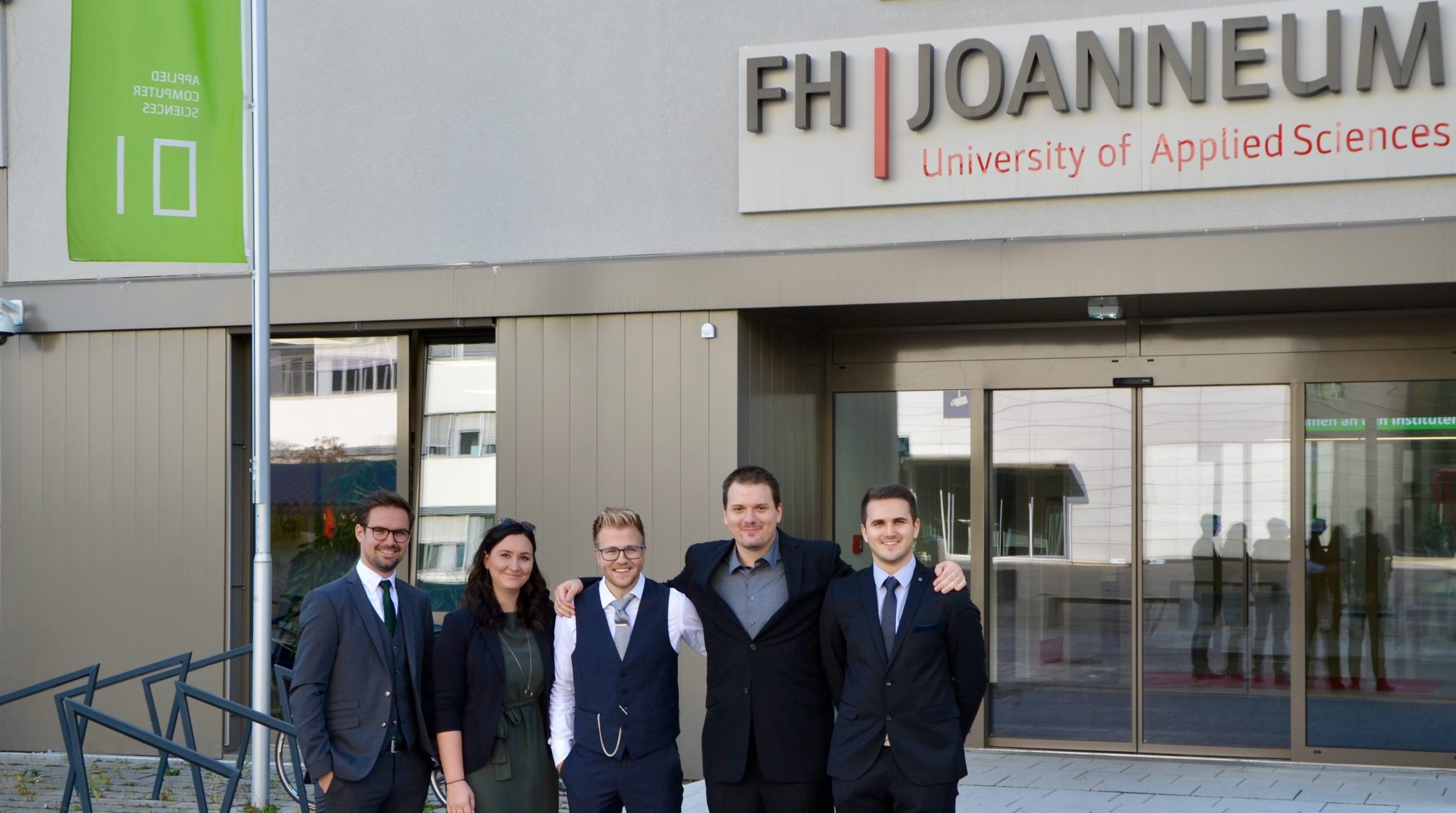 Maximilian Wageneder und Team nach der erfolgreich bestandenen Masterprüfung