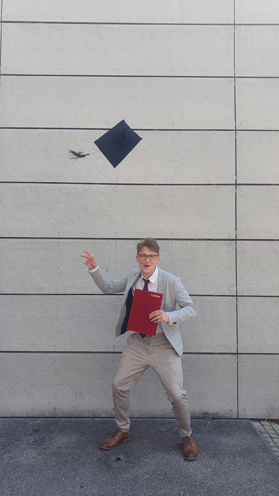 Frederick nach seiner Graduierung. (Foto: Sarah Gratz)