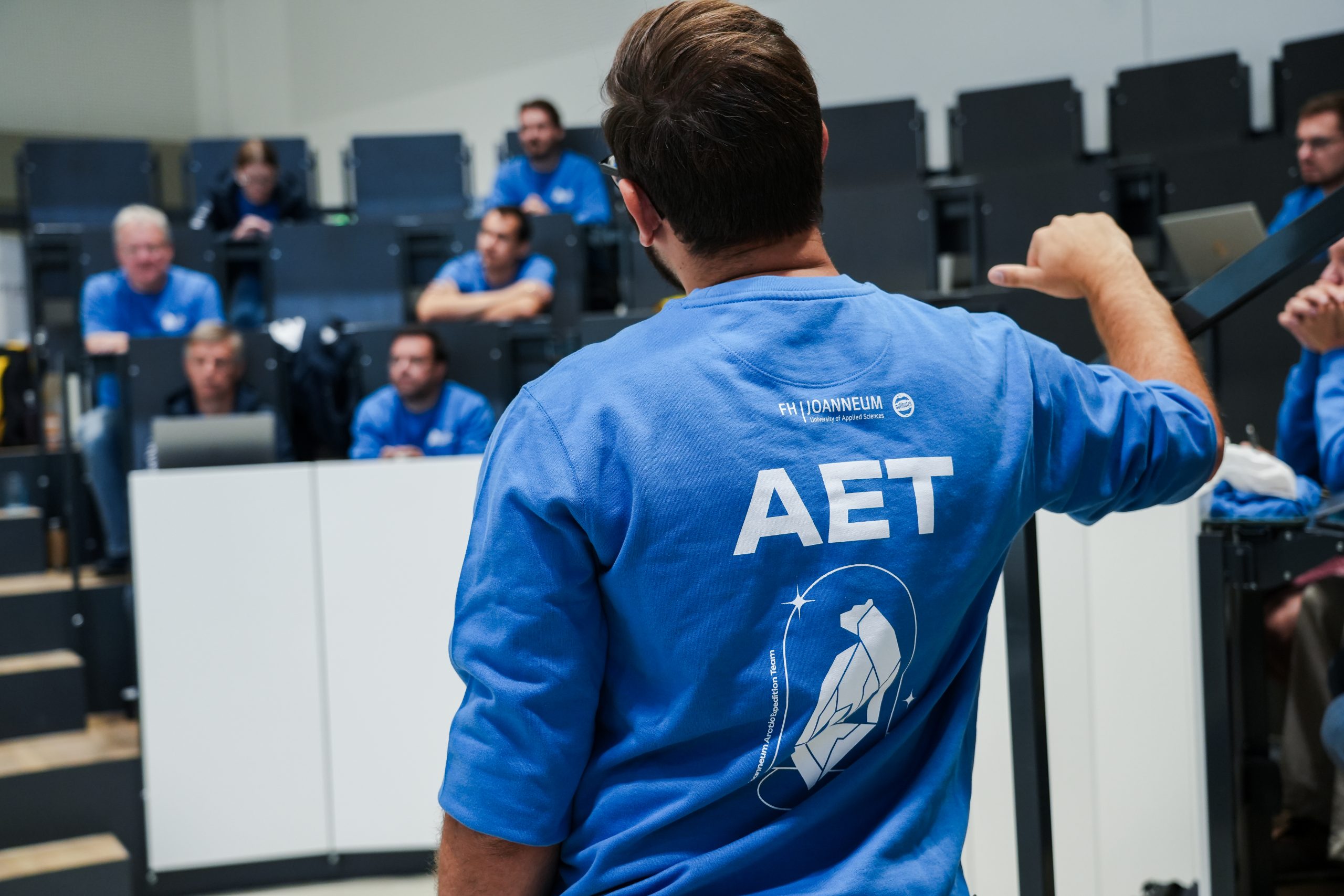 Bestens mit Teamwear ausgestattet dank Apflbutzn