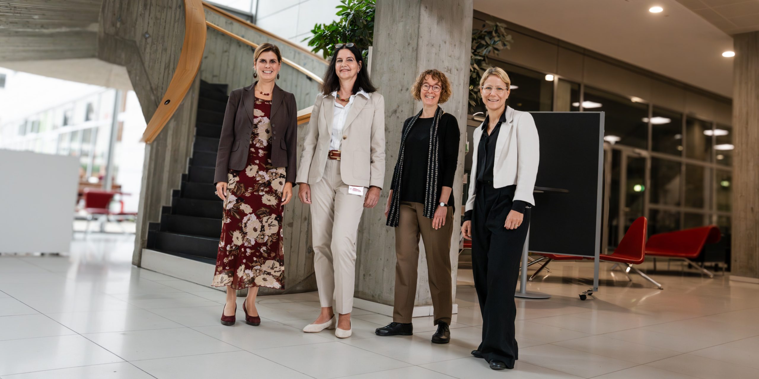 v.l.n.r. Vizerektorin der FH JOANNEUM Martina König, Dozentin und Projektleiterin Barbara Hönig, Keynote Speakerin und Lehrende Helga Moser, Instiutsleiterin Soziale Arbeit Marie-Therese Sagl (Copyright: FH JOANNEUM / Hannah Wasserfaller)