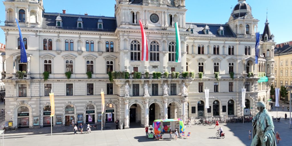 FH JOANNEUM bringt Farbe auf den Grazer Hauptplatz