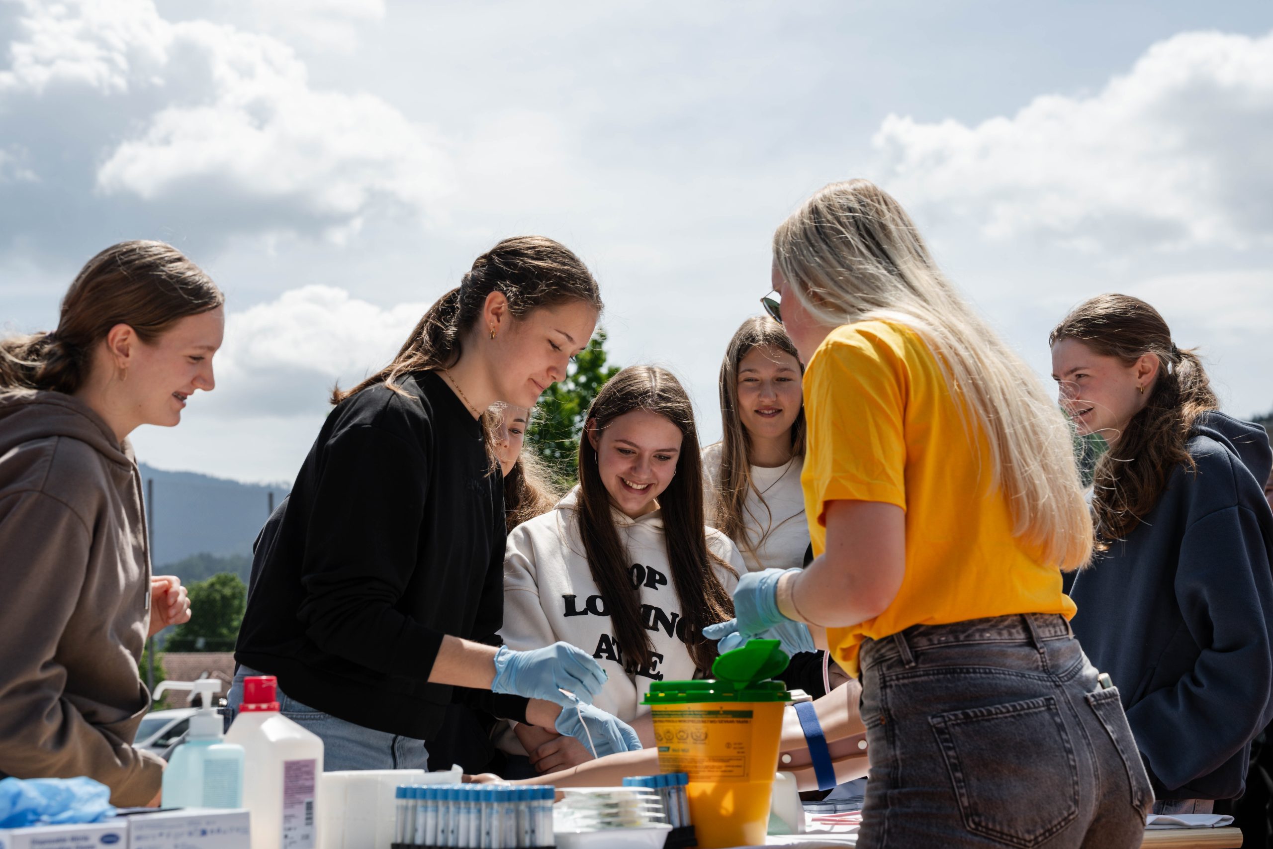 Werden Sie Schulkooperationspartner der FH JOANNEUM und profitieren Sie von unseren Vielfältigen Angeboten für Ihre Schüler:innen