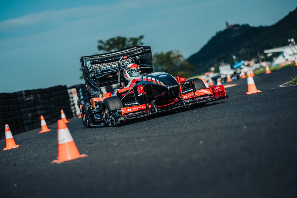 High-End-Rennfahrzeugentwicklung by Joanneum Racing Graz