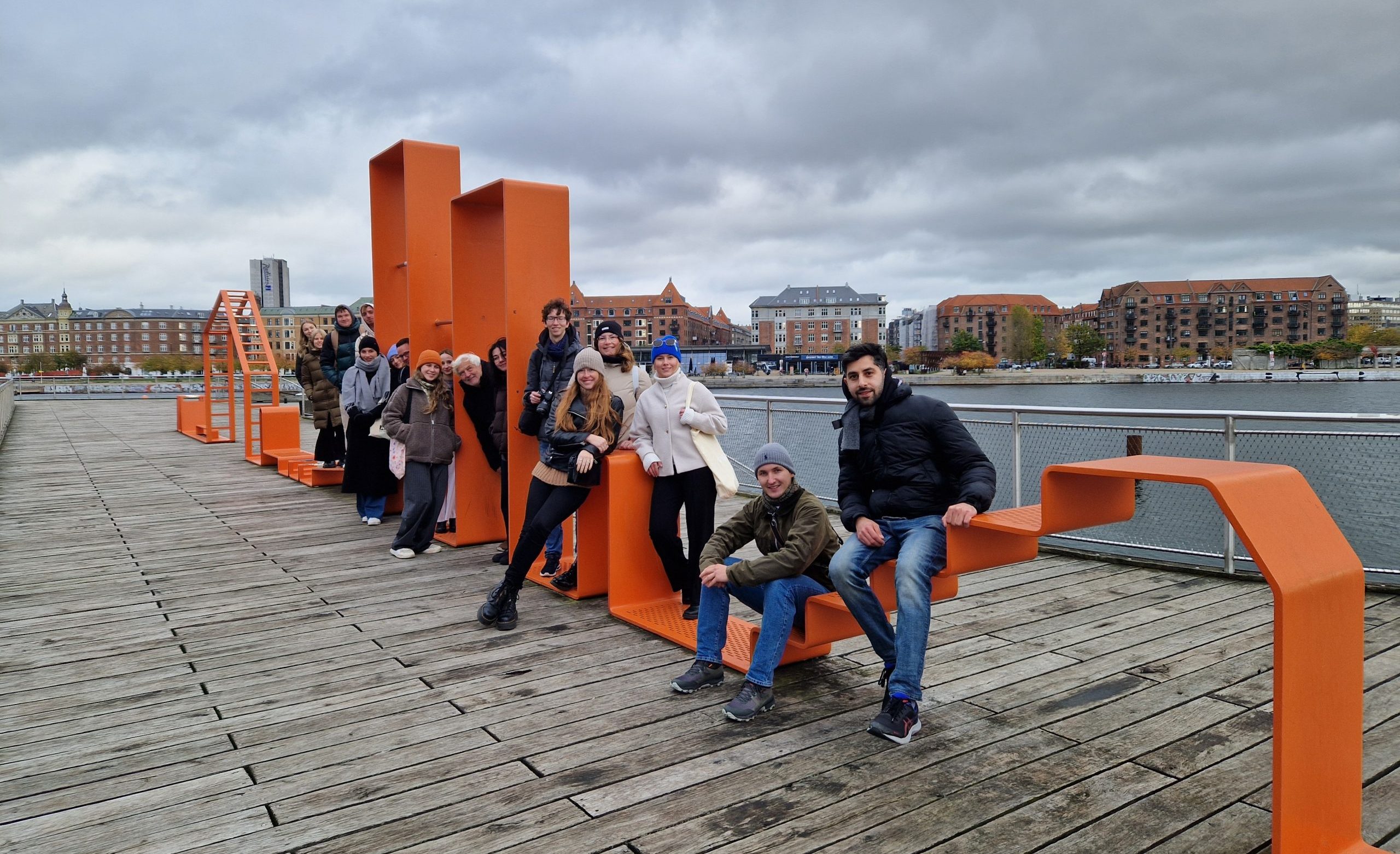 Gruppenfoto am Kalvebod Bølge (Foto: FH JOANNEUM)