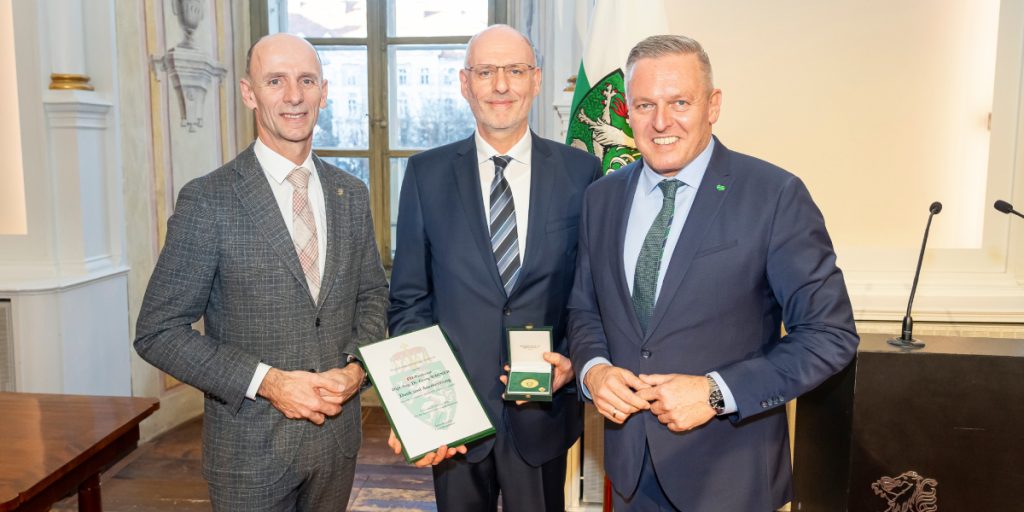 Land Steiermark ehrt Mitarbeiter der FH JOANNEUM