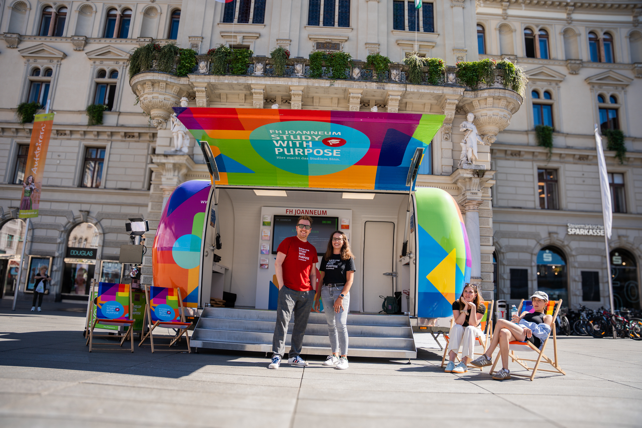 Unser FH JOANNEUM Pop-up-Store bringt Wissenschaft, Forschung und ihr Studium zu Ihnen