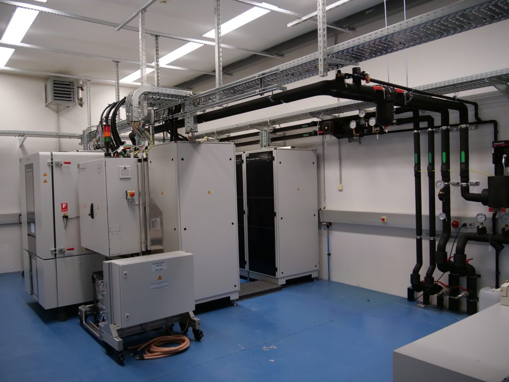 Neuer Inverter-Prüfstand startet in den Probebetrieb