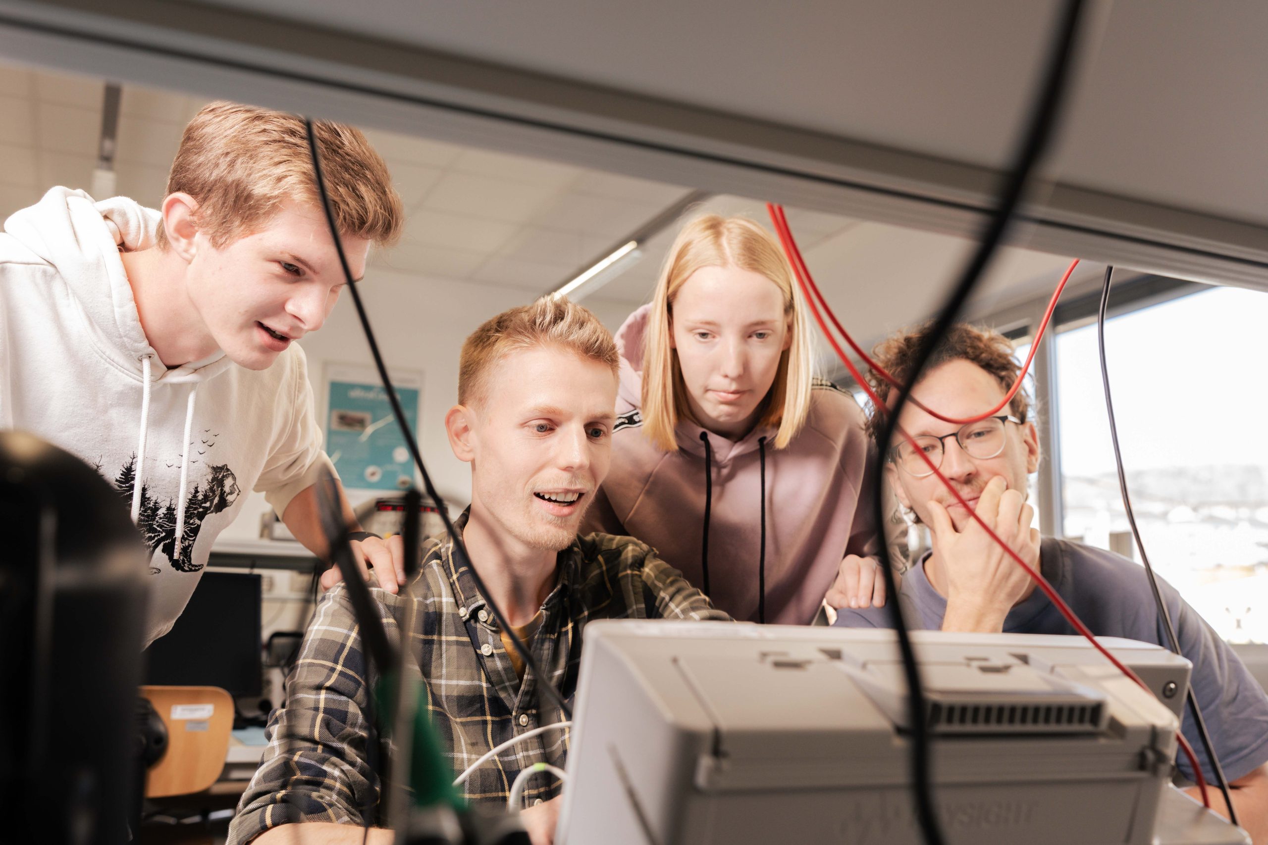 Das Studium Elektronik und Computer Engineering an der FH JOANNEUM kombiniert praxisnahe Lehre, modernste Ausstattung und enge Industriepartnerschaften