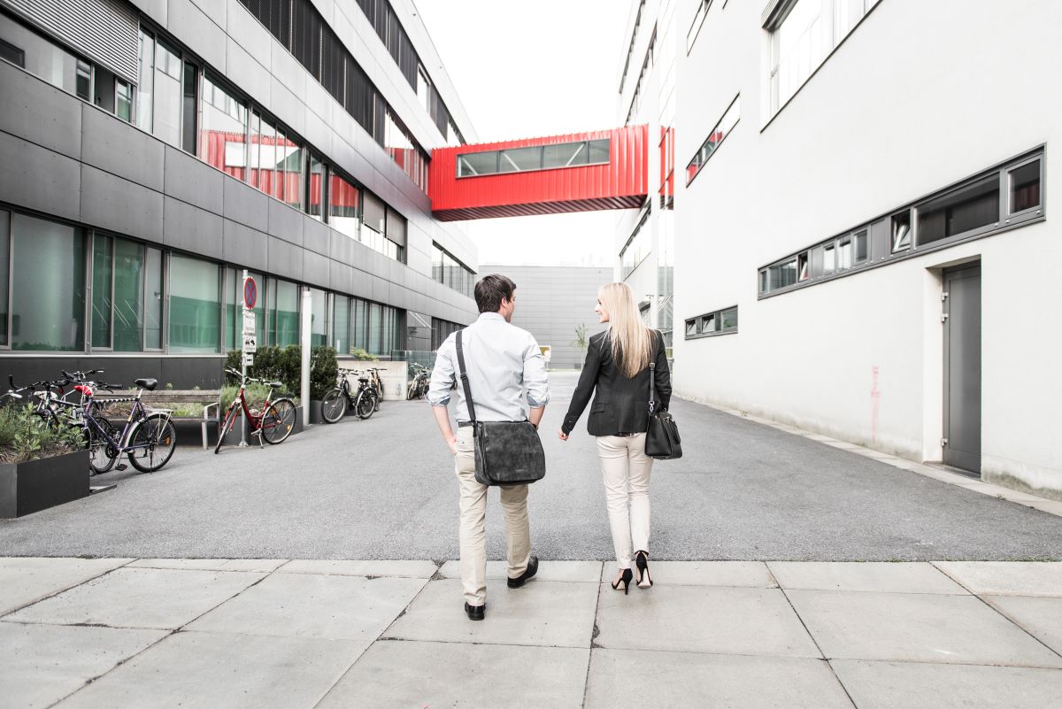 Absolvent:innen der Weiterbildung sind optimal auf erste Führungspositionen beziehungsweise Expert:innenstellen in Banken vorbereitet.