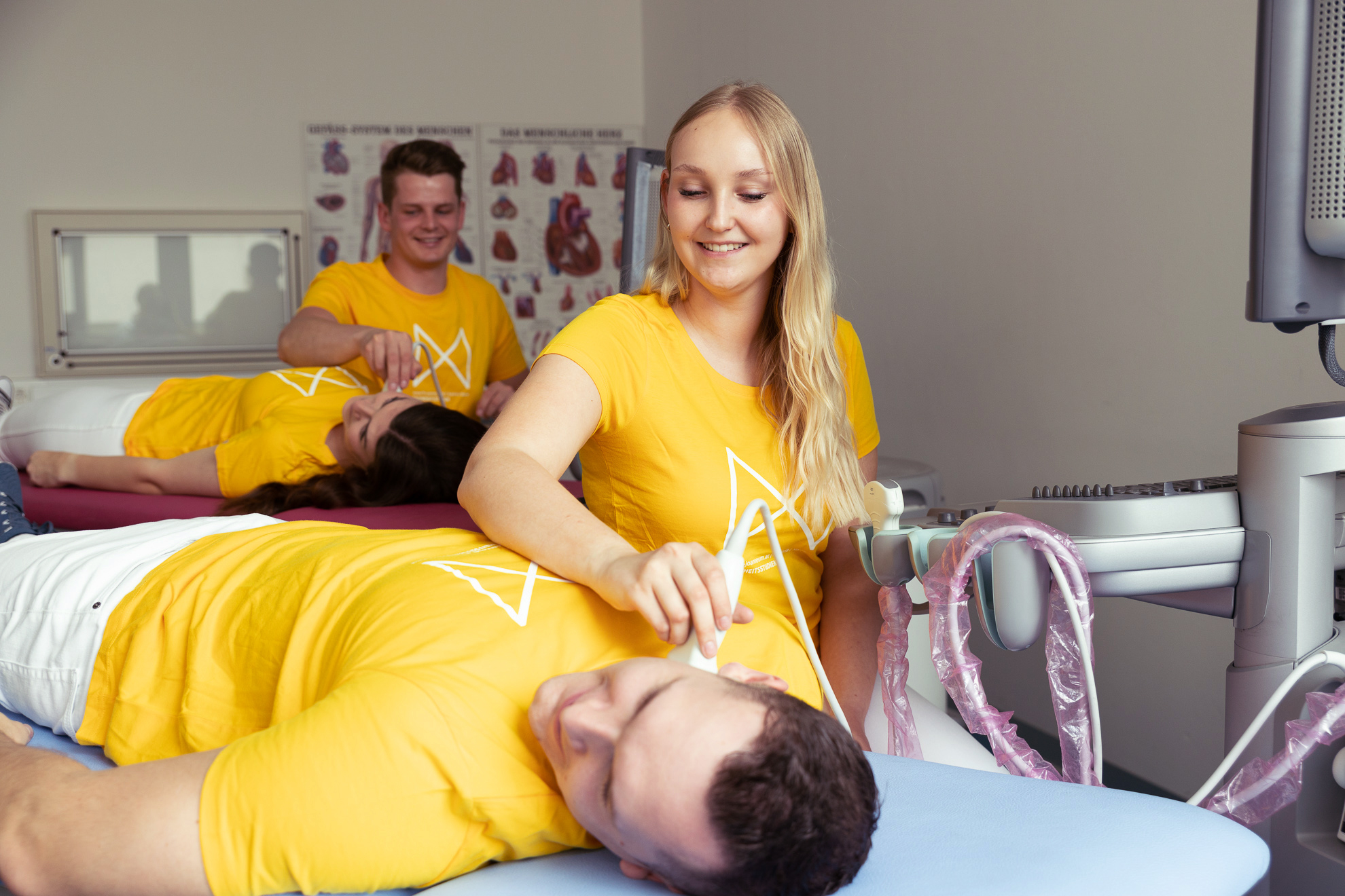 Der Lehrgang richtet sich an medizinisches Fachpersonal mit Fokus auf Notfallmedizin, Intensivmedizin oder Innere Medizin