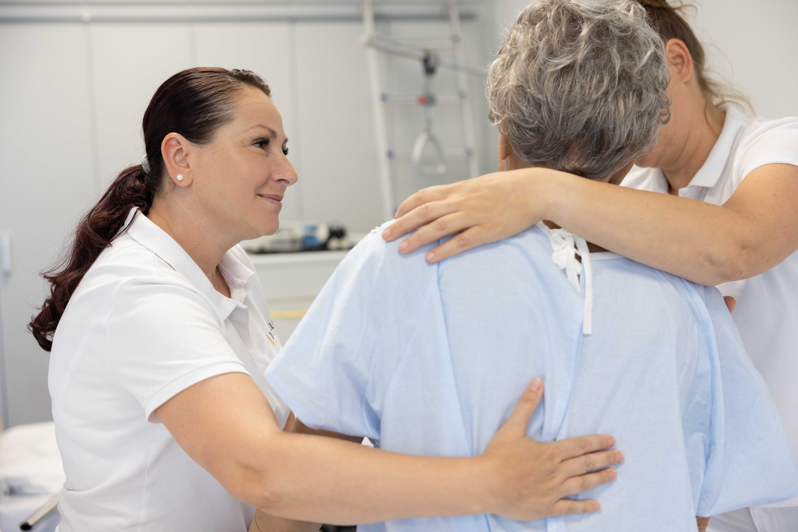 Absolvent:innen des Masterlehrgangs Advanced Nursing Practice sind hochqualifizierten Fachkräften im Gesundheitswesen
