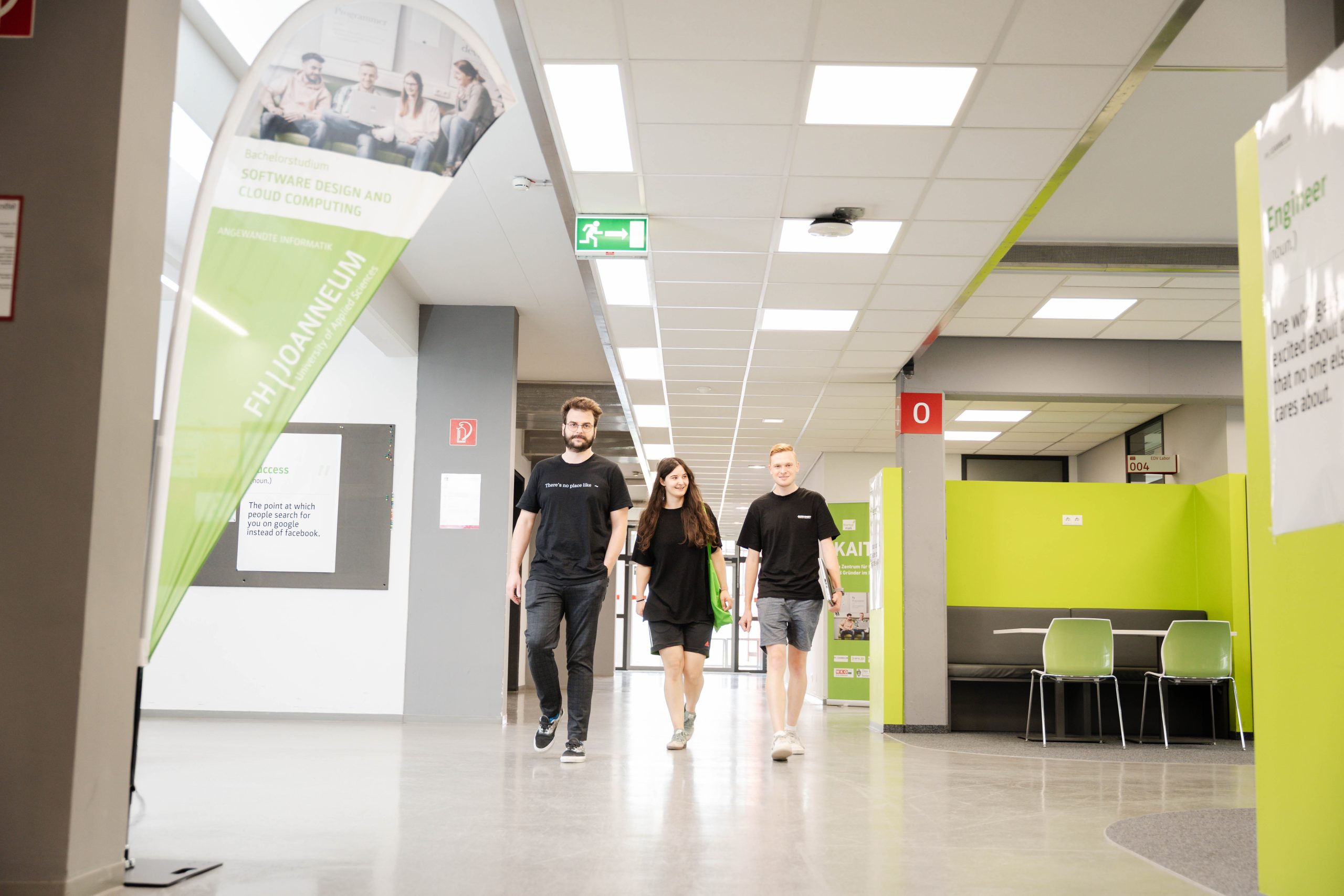 Nach dem Abschluss des Bachelorstudiums Informatik können Sie direkt ins Berufsleben starten oder ein weiterführendes Masterstudium anschließen.